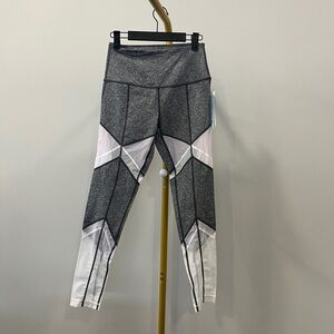 Zella Gray and White Geometric Leggings